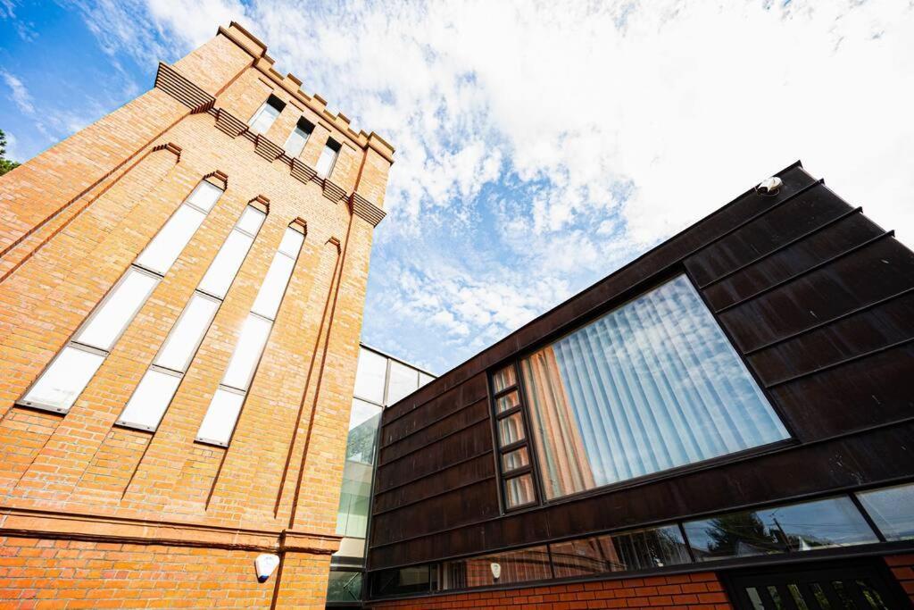 Luxury Water Tower I Roof Bar I Cinema Villa Cardiff Esterno foto