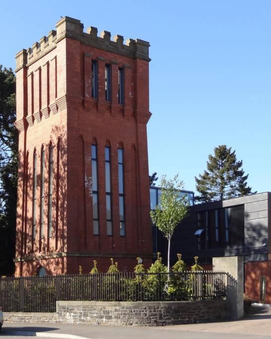 Luxury Water Tower I Roof Bar I Cinema Villa Cardiff Esterno foto