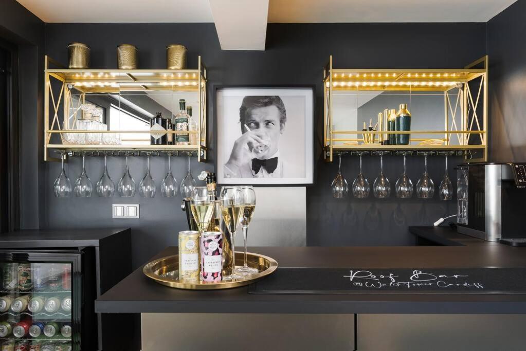 Luxury Water Tower I Roof Bar I Cinema Villa Cardiff Esterno foto