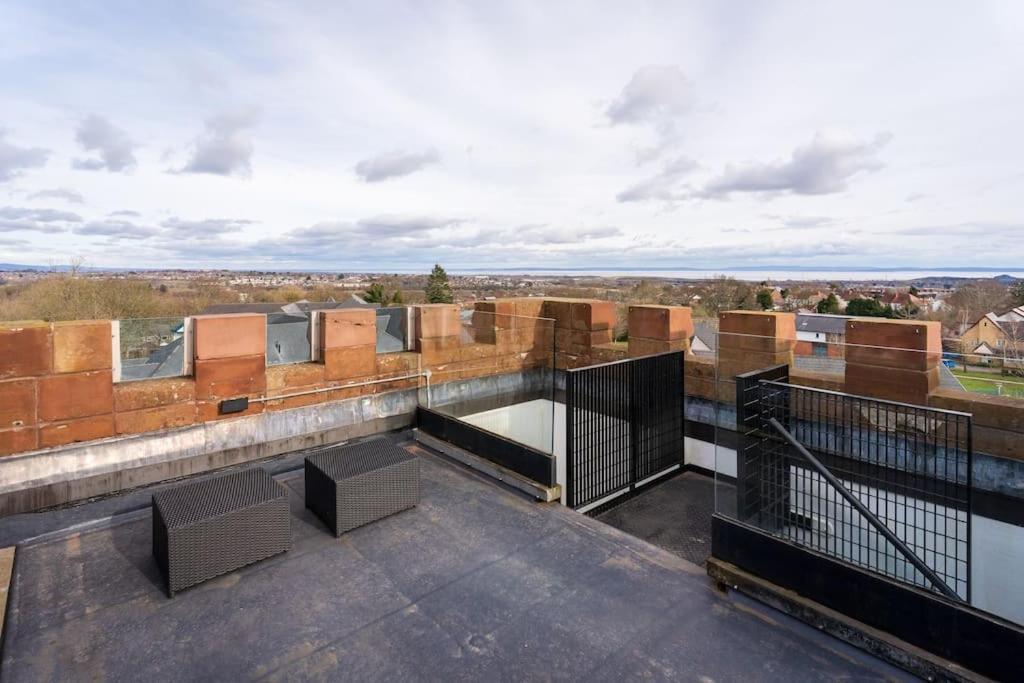 Luxury Water Tower I Roof Bar I Cinema Villa Cardiff Esterno foto